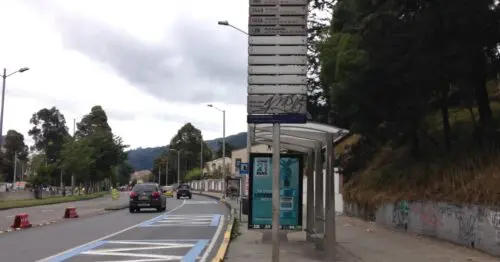 PARADERO SITP ESCUELA DE CABALLERIA  163A01